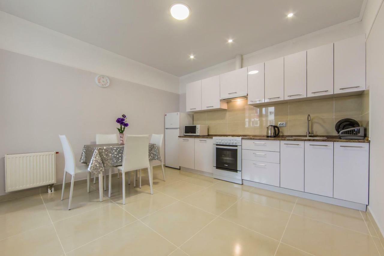 Apartments Kiev Bagian luar foto